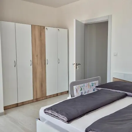 Private In Saphire *