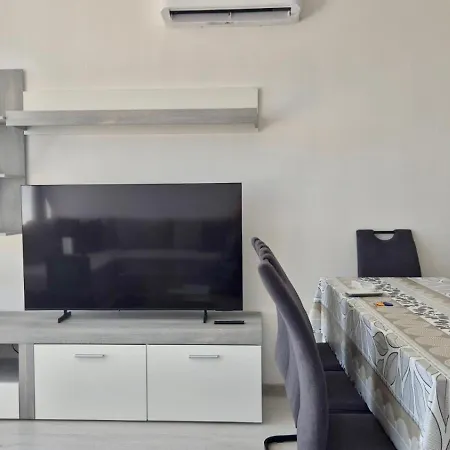 Private In Saphire