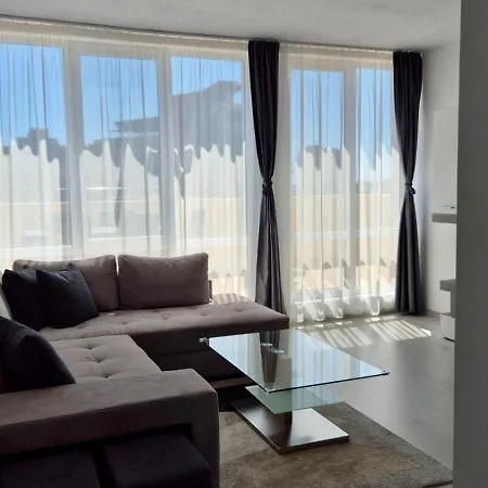 Private In Saphire Apartment *